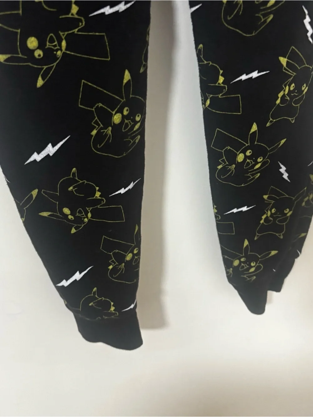 3/$15 Pokémon boys yellow Black Pikachu Lightning Jogger Pants size M